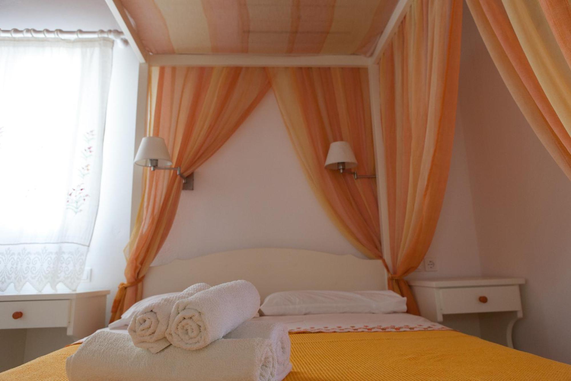 Ergina Summer Resort Antiparos Town Quarto foto